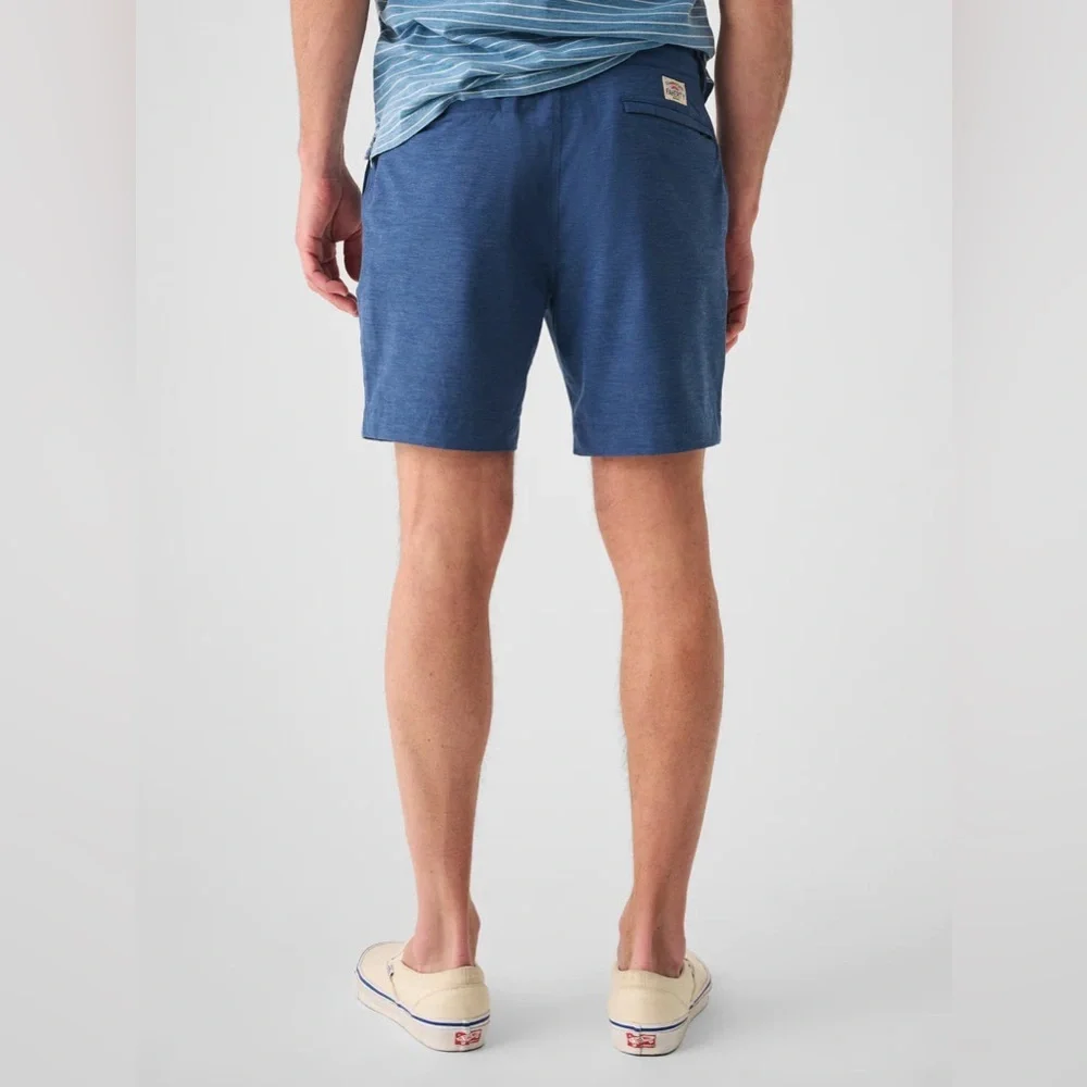 Faherty All Day Shorts 5” in Navy Blue Size 38.